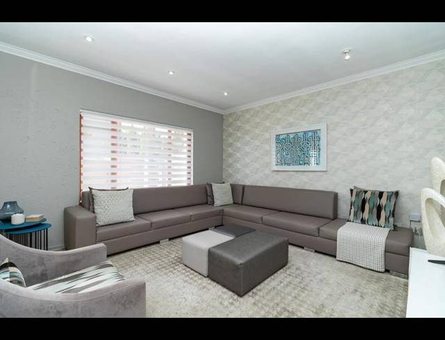 3 BEDROOM TOWNHOUSE FOR SALE IN LONEHILL